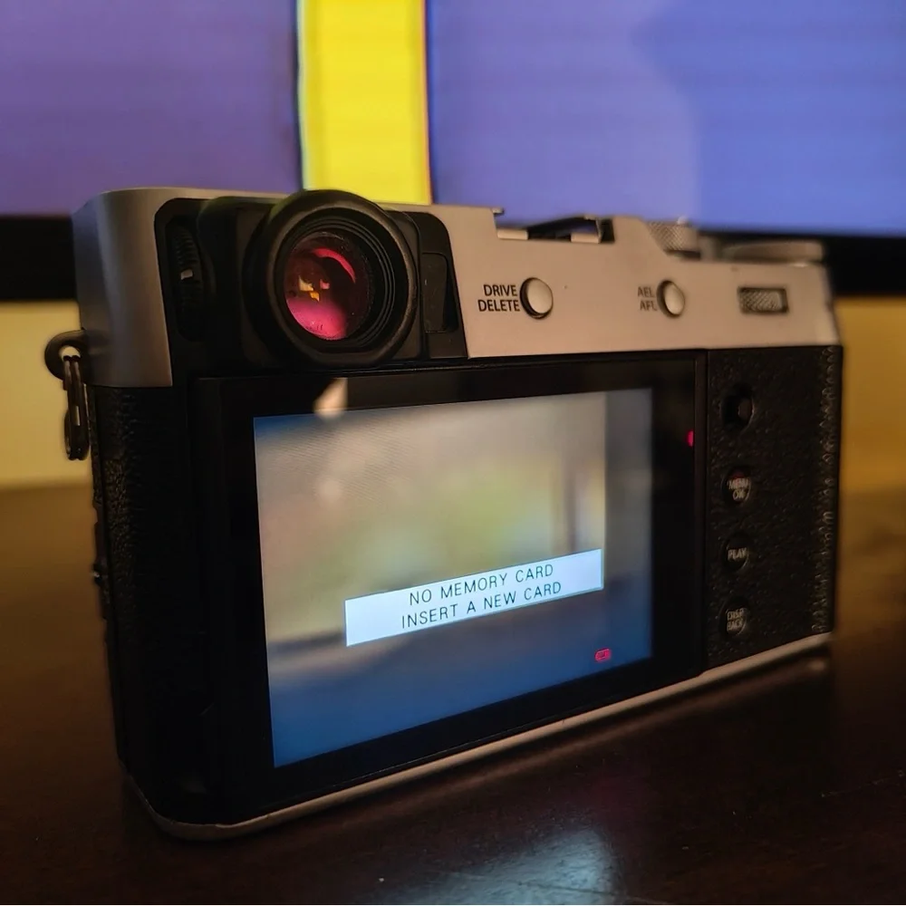 FUJIFILM X100V